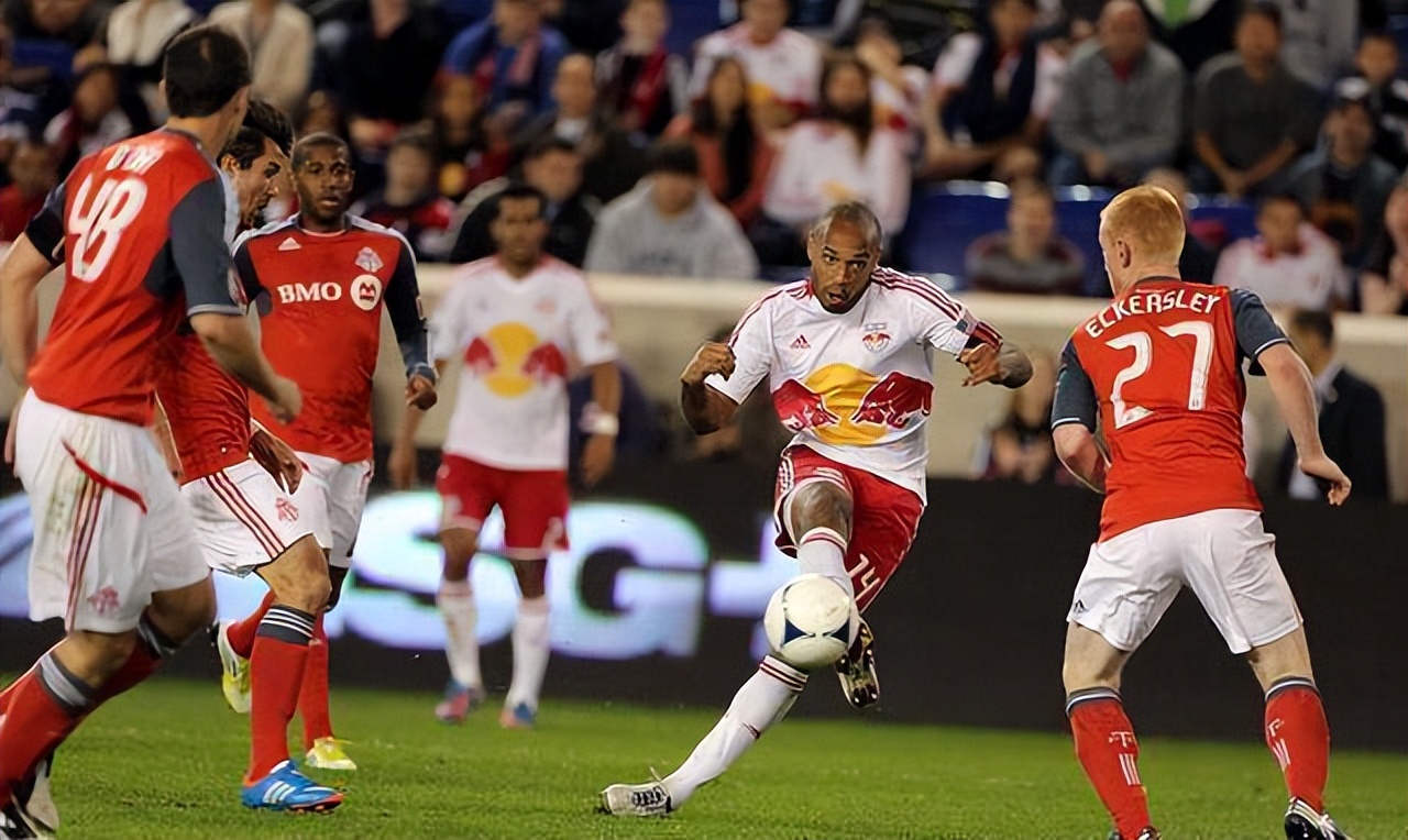 沙巴体育赛事资讯-莱比锡主场大胜不莱梅，积分继续领先的简单介绍